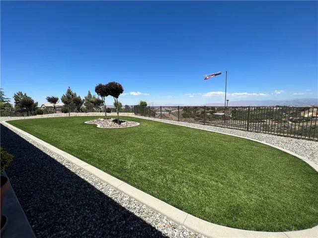 10023 Mirandy Way, Oak Hills, California 92344
