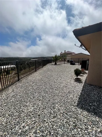 10023 Mirandy Way, Oak Hills, California 92344