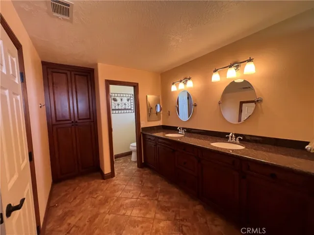 10023 Mirandy Way, Oak Hills, California 92344