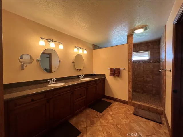 10023 Mirandy Way, Oak Hills, California 92344