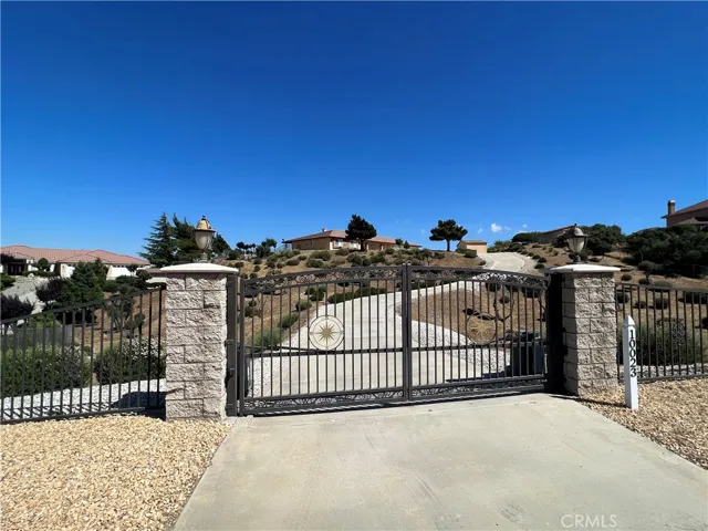 10023 Mirandy Way, Oak Hills, California 92344