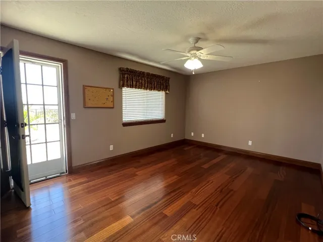 10023 Mirandy Way, Oak Hills, California 92344