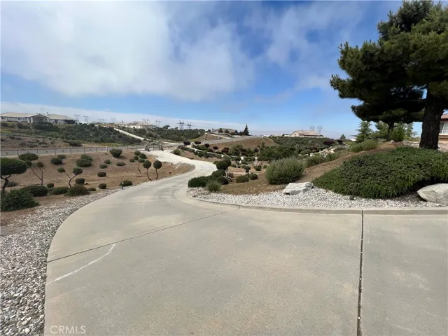 10023 Mirandy Way, Oak Hills, California 92344