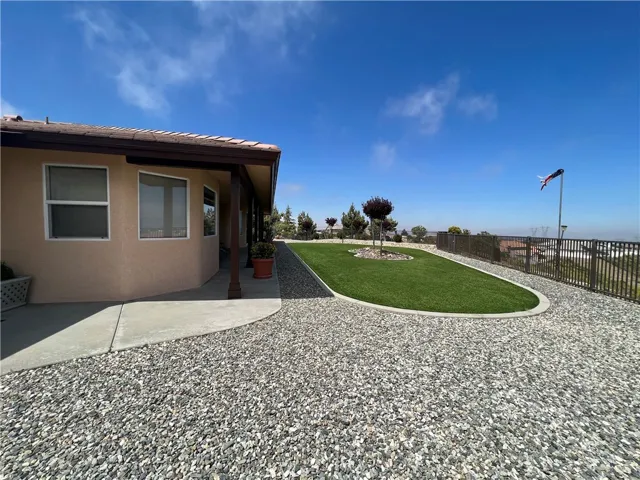 10023 Mirandy Way, Oak Hills, California 92344