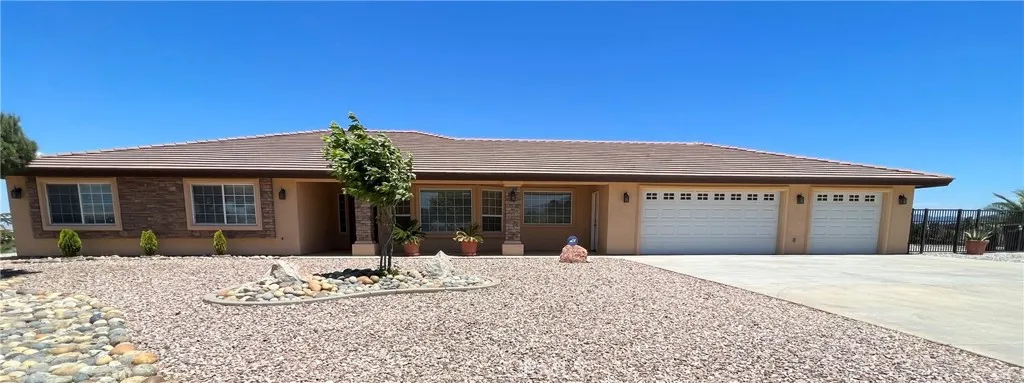 10023 Mirandy Way, Oak Hills, California 92344