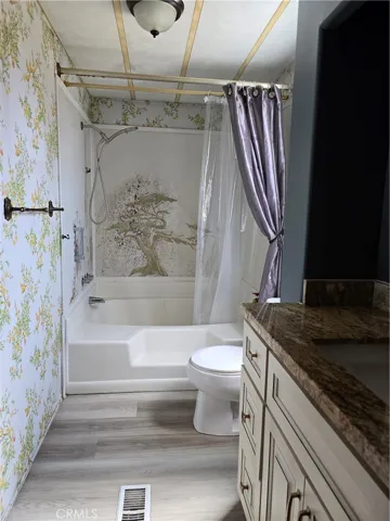 3595 Santa Fe Avenue, Long Beach, California 90810