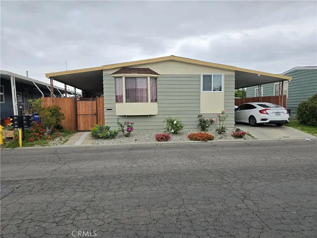 3595 Santa Fe Avenue, Long Beach, California 90810