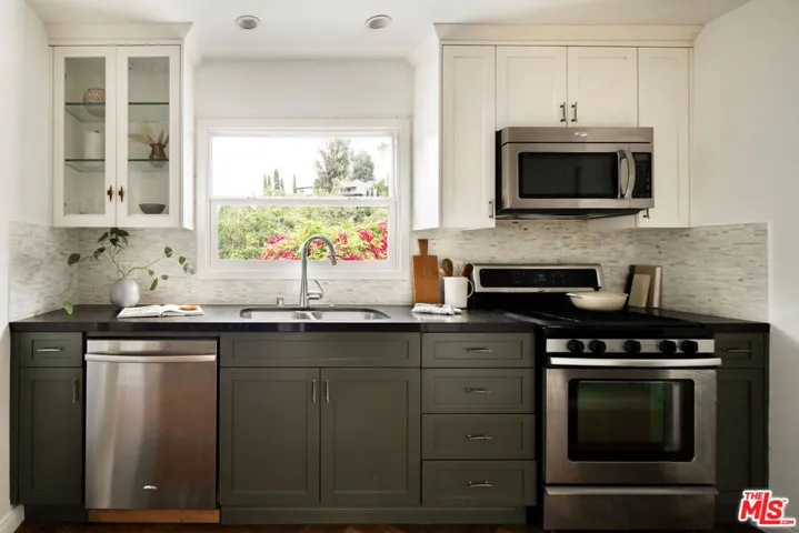 2380 Lake View Avenue, Los Angeles, California 90039