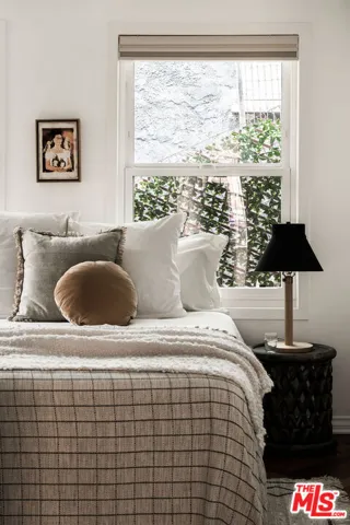 2380 Lake View Avenue, Los Angeles, California 90039