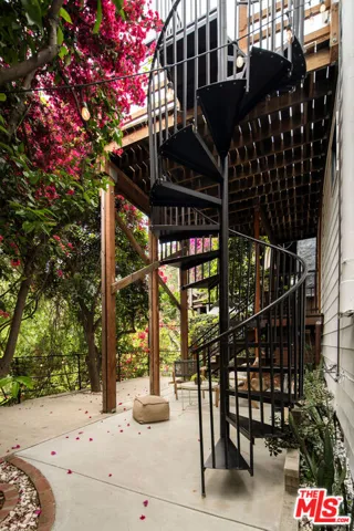 2380 Lake View Avenue, Los Angeles, California 90039