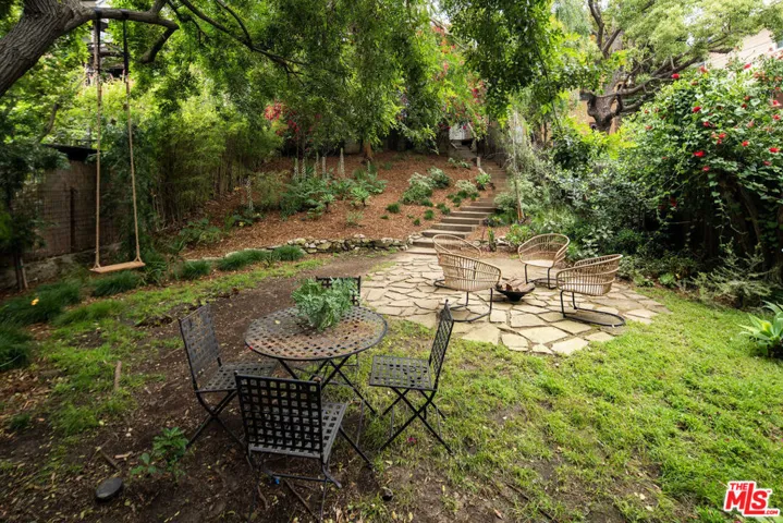 2380 Lake View Avenue, Los Angeles, California 90039