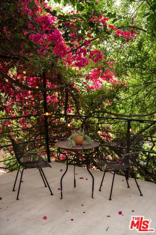 2380 Lake View Avenue, Los Angeles, California 90039