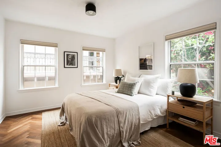 2380 Lake View Avenue, Los Angeles, California 90039