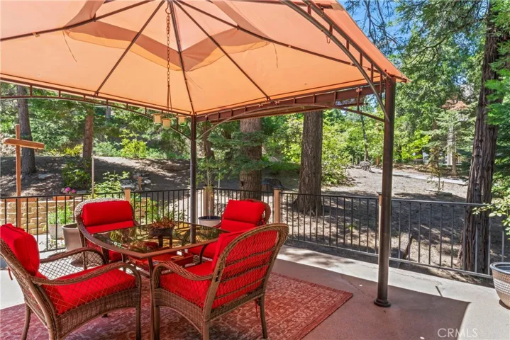 28643 Shenandoah Drive, Lake Arrowhead, California 92352