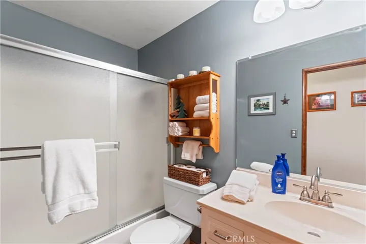 28643 Shenandoah Drive, Lake Arrowhead, California 92352