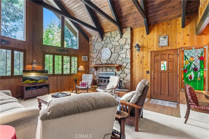 28643 Shenandoah Drive, Lake Arrowhead, California 92352