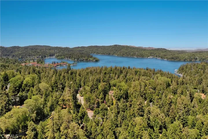 28643 Shenandoah Drive, Lake Arrowhead, California 92352