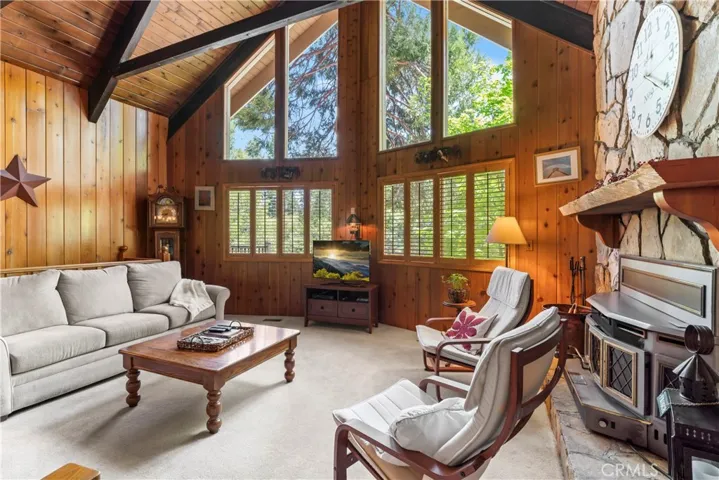 28643 Shenandoah Drive, Lake Arrowhead, California 92352