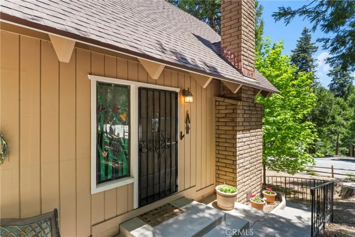 28643 Shenandoah Drive, Lake Arrowhead, California 92352