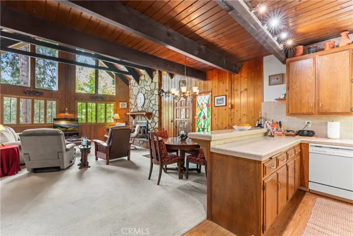 28643 Shenandoah Drive, Lake Arrowhead, California 92352