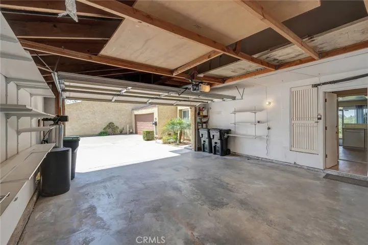 3 bed, 2.5 bath end unit, open floorplan, garage, pool, near top schools.