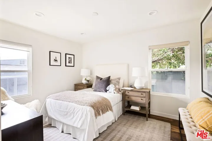 1137 S Ridgeley Drive, Los Angeles, California 90019