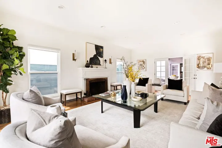 1137 S Ridgeley Drive, Los Angeles, California 90019