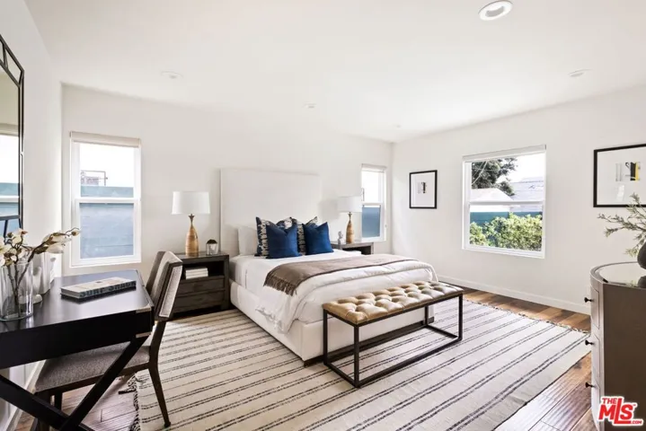 1137 S Ridgeley Drive, Los Angeles, California 90019