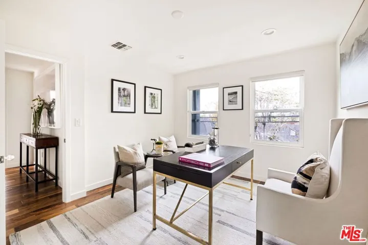 1137 S Ridgeley Drive, Los Angeles, California 90019