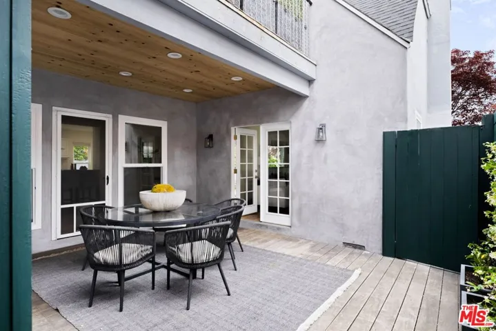 1137 S Ridgeley Drive, Los Angeles, California 90019