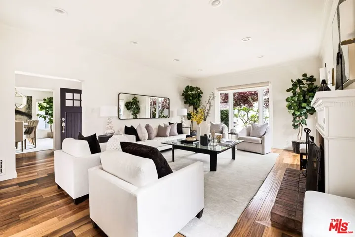 1137 S Ridgeley Drive, Los Angeles, California 90019