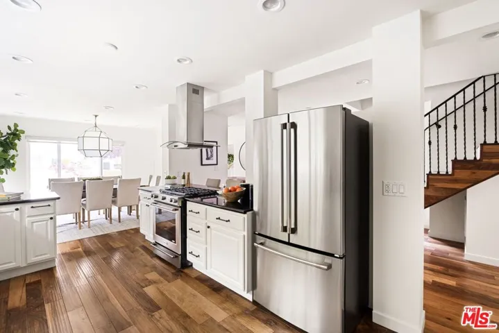 1137 S Ridgeley Drive, Los Angeles, California 90019