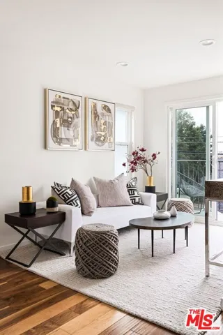 1137 S Ridgeley Drive, Los Angeles, California 90019