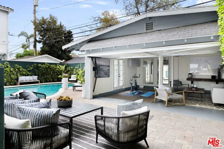 1137 S Ridgeley Drive, Los Angeles, California 90019
