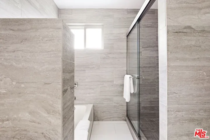 1137 S Ridgeley Drive, Los Angeles, California 90019