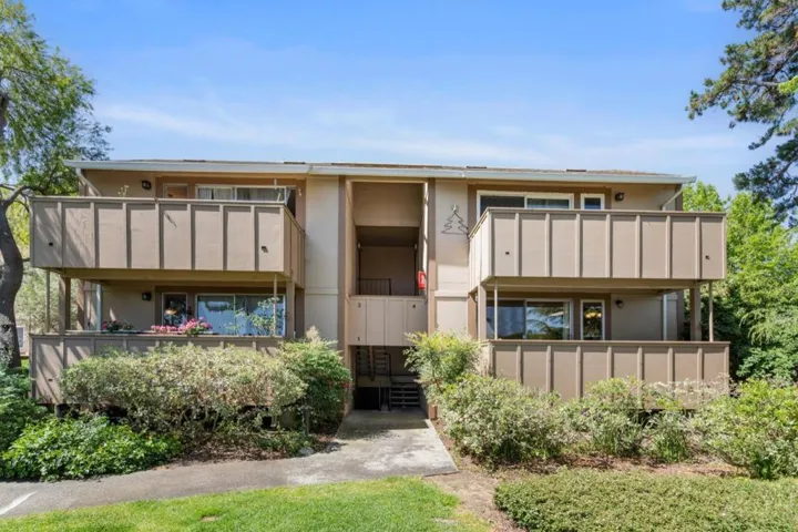 2464 W Bayshore Road 3, Palo Alto, California 94303