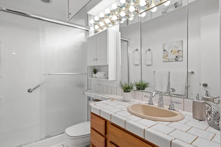 2464 W Bayshore Road 3, Palo Alto, California 94303