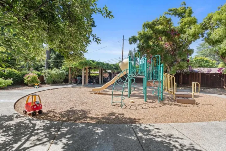 2464 W Bayshore Road 3, Palo Alto, California 94303