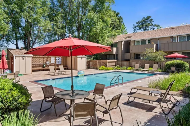 2464 W Bayshore Road 3, Palo Alto, California 94303