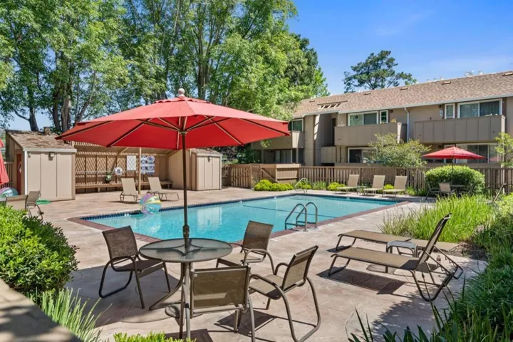 2464 W Bayshore Road 3, Palo Alto, California 94303