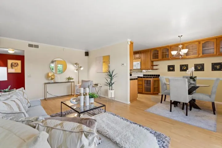 2464 W Bayshore Road 3, Palo Alto, California 94303