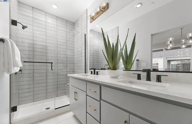 579 Redberry Way 286-28, San Jose, California 95117