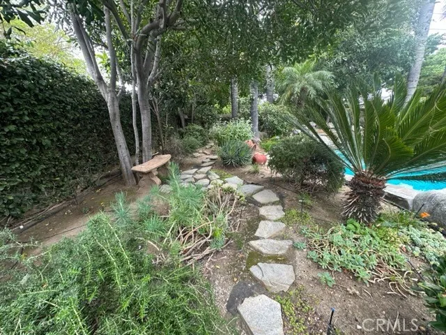 17334 Knapp Street, Northridge, California 91325
