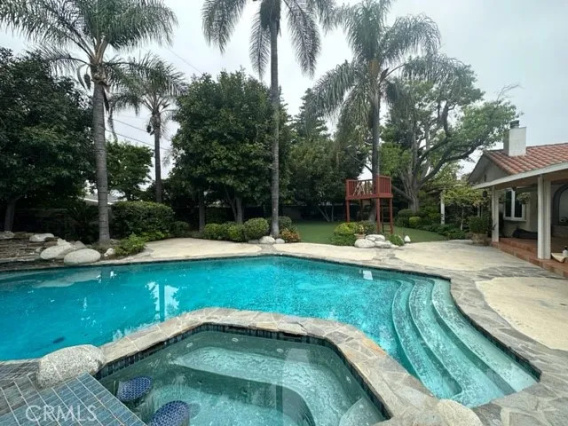 17334 Knapp Street, Northridge, California 91325