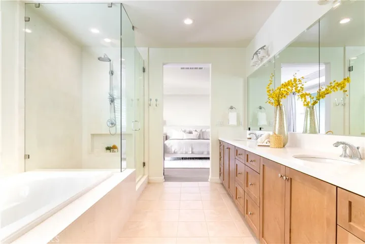 31 Heliotrope, Lake Forest, California 92630