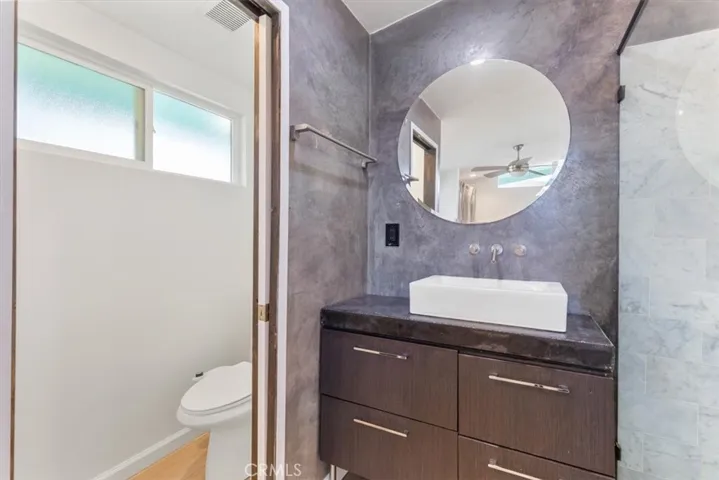Secondary bedroom water closet