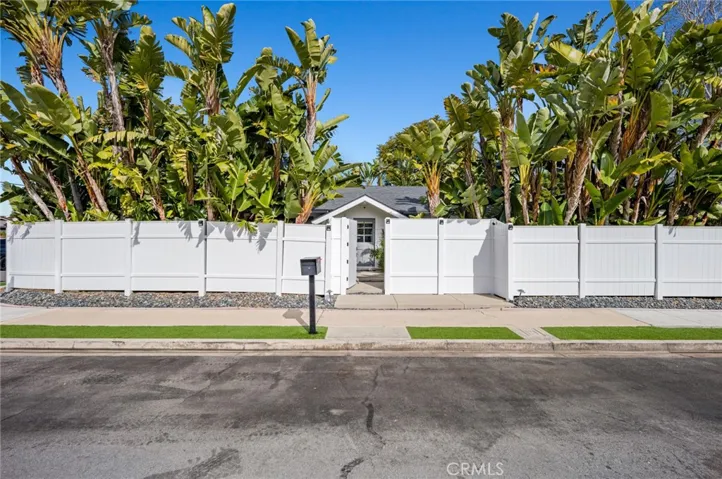 202 Virginia Place, Costa Mesa, California 92627