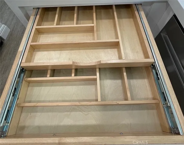 Kitchen organizer.