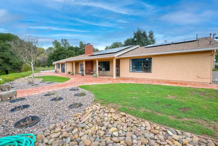 10151 Via Marmol, Escondido, California 92026