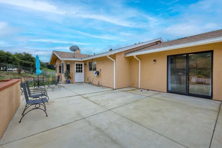 10151 Via Marmol, Escondido, California 92026